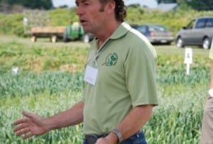 Peter Johnson, shown here in 2009, urges farmers to check their bins given the recent rise in outdoor temperatures. (Ralph Pearce photo)